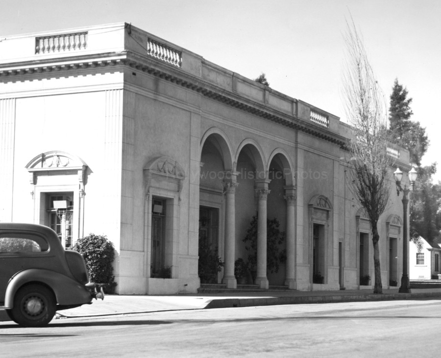 Victor Hugos Restaurant 1938.jpg